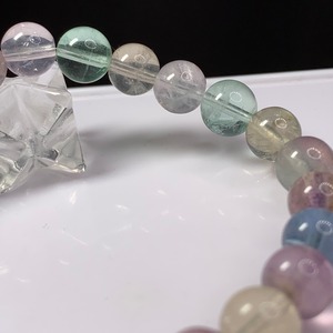 f120.優しいグラデーションフローライトブレスレット