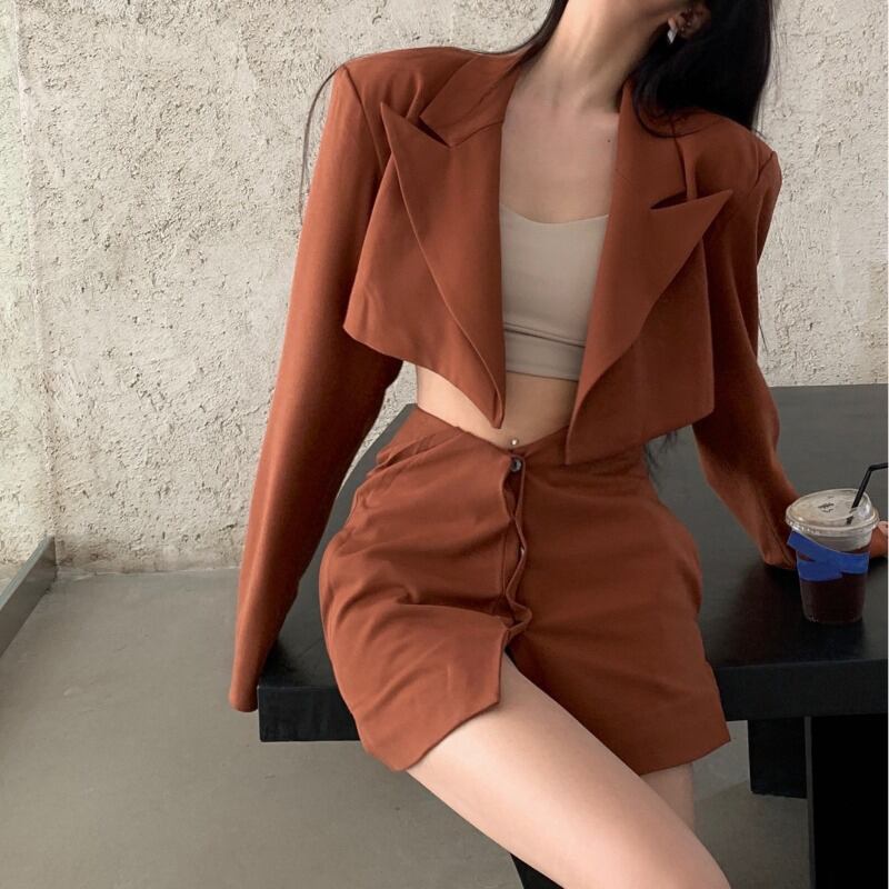 小さな赤いスーツの女性の秋のスタイルのデザインセンススーツ2020新しい短い気質のトップコート ブラックストロベリース92084671059