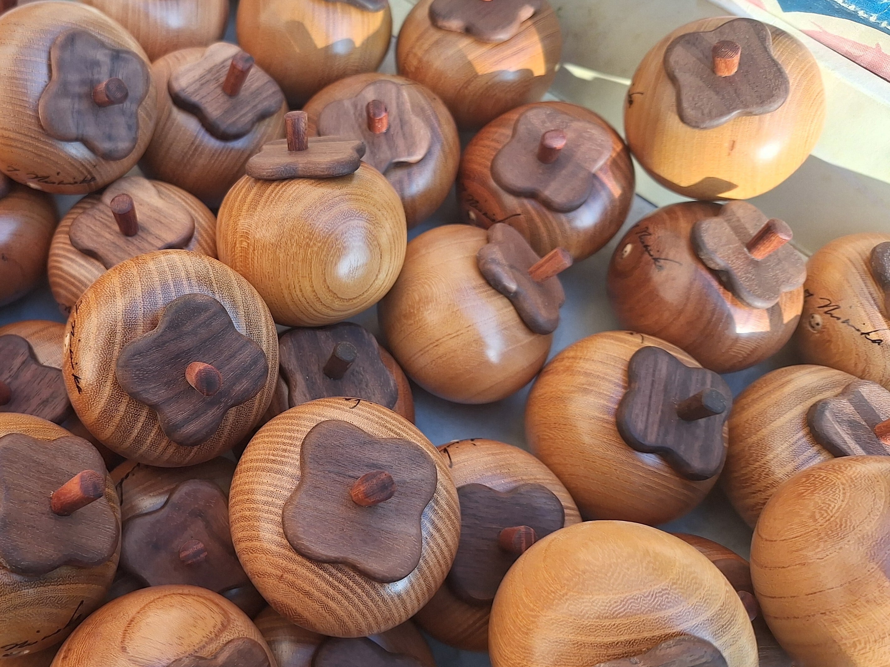 アマガキ 甘柿 persimmon | 工房西岡 woodcraft animals