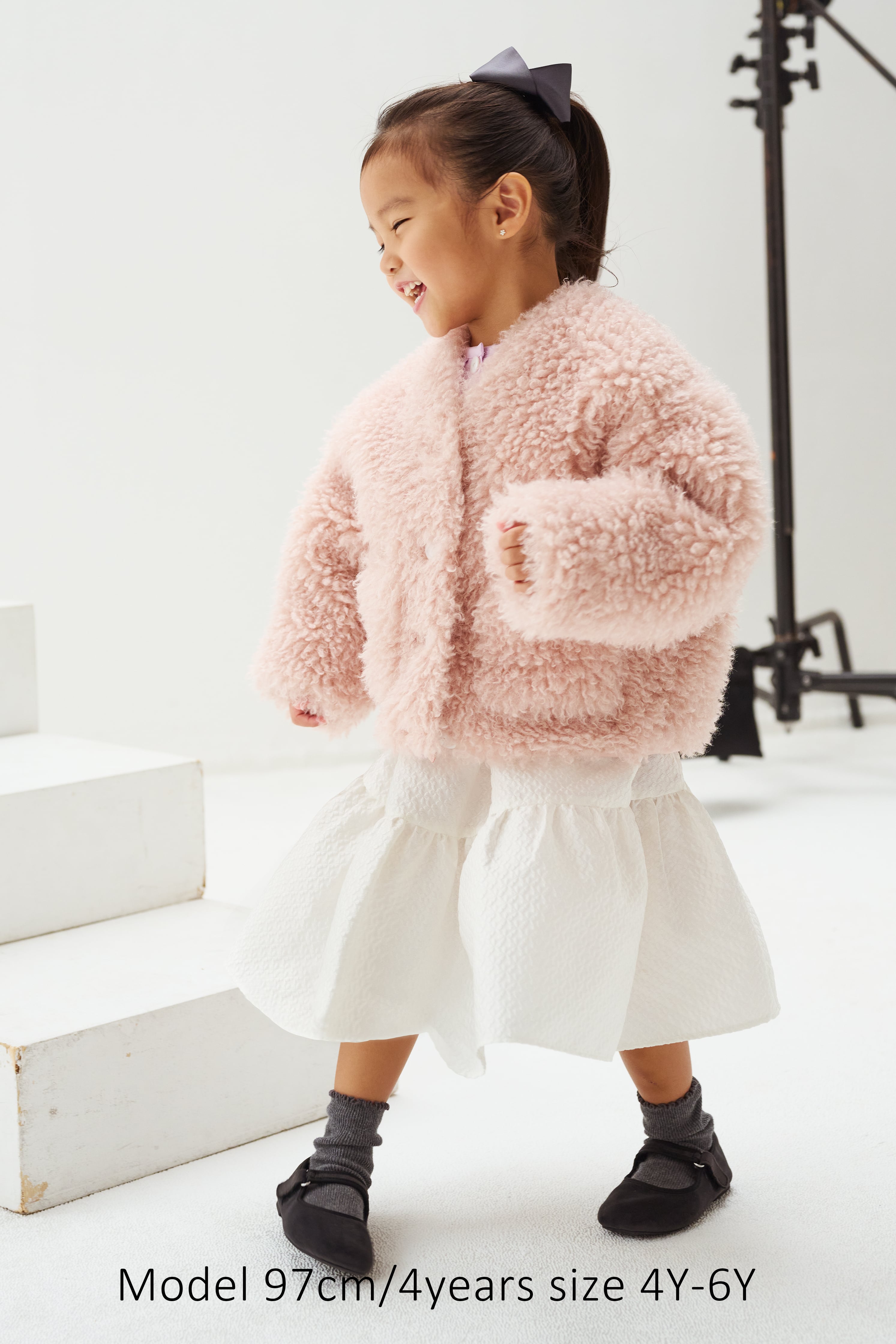 【新品・未使用】アミカキッズ　プードルファー　コート　レディース　ピンク 新品・未使用】アミカキッズ プードルファー コート レディース ピンク