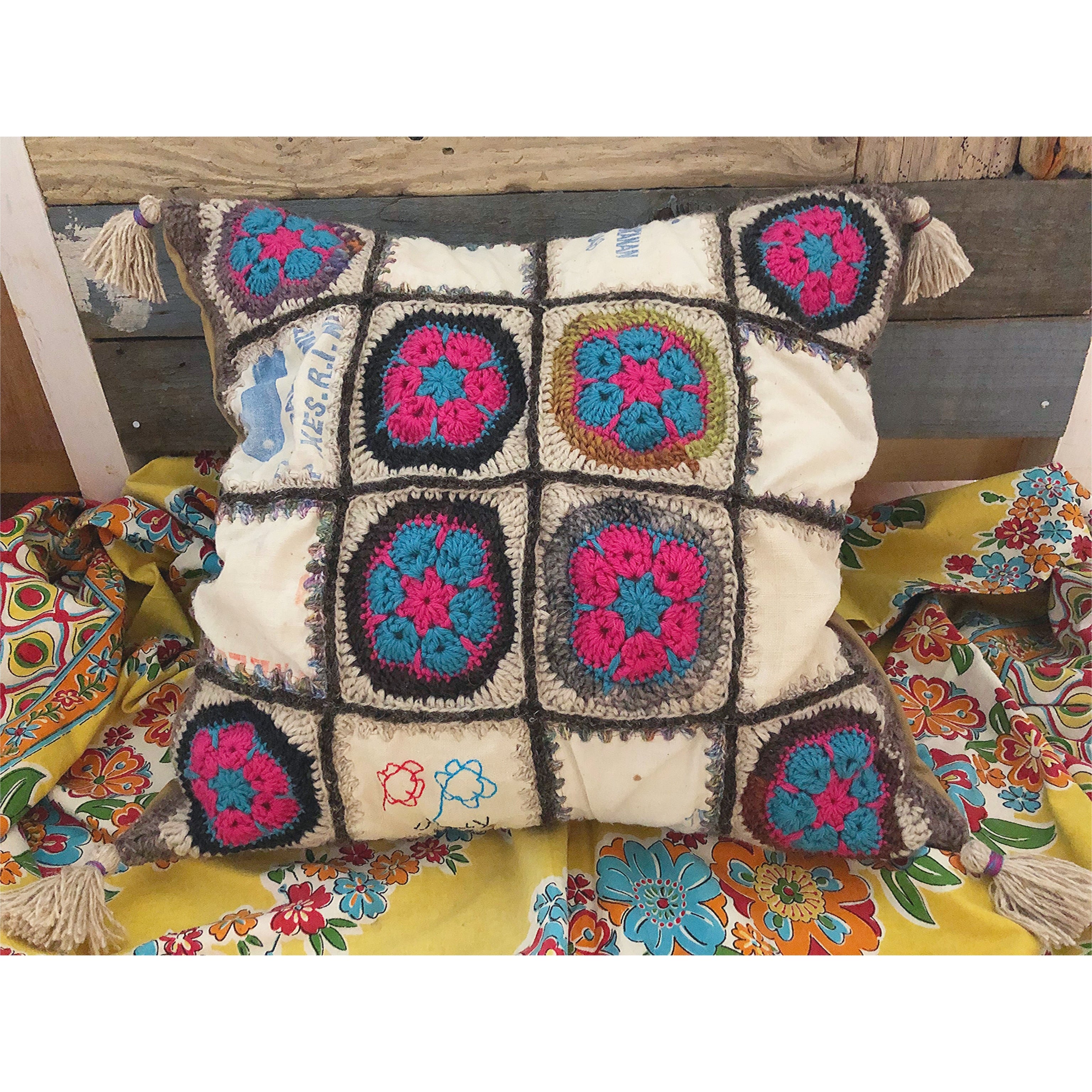 フランス製レザビヌフ LES HABITS NEUFS パッチワーク　クッション フランス製レザビヌフ LES HABITS NEUFS パッチワーククッション