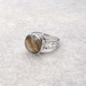 SINGLE STONE NON-ADJUSTABLE RING 069