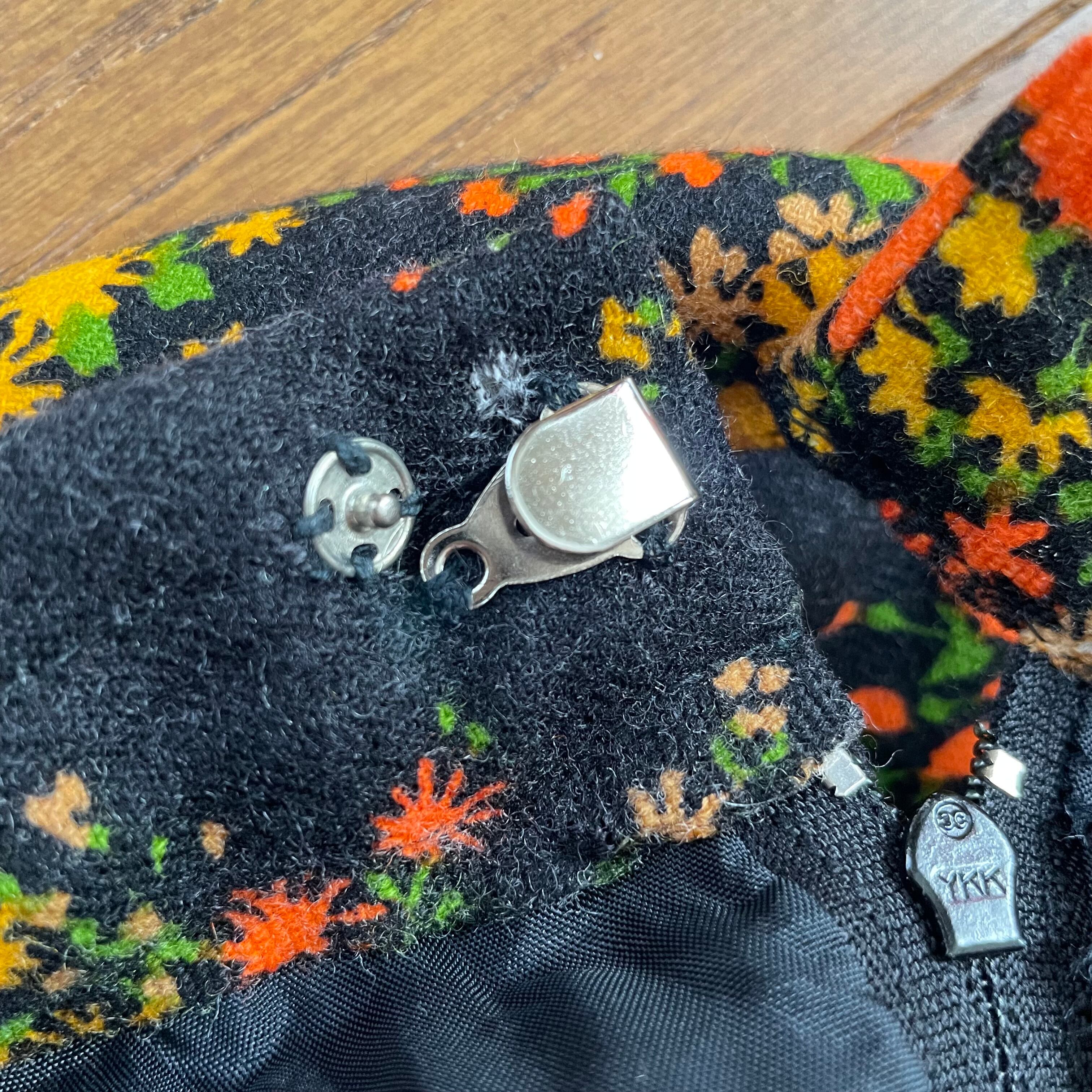 VIENNE TAM フレアスカート 黒/オレンジ 花柄 VIENNE TAM フレアスカート 黒/オレンジ 花柄 VIENNE TAM フレア