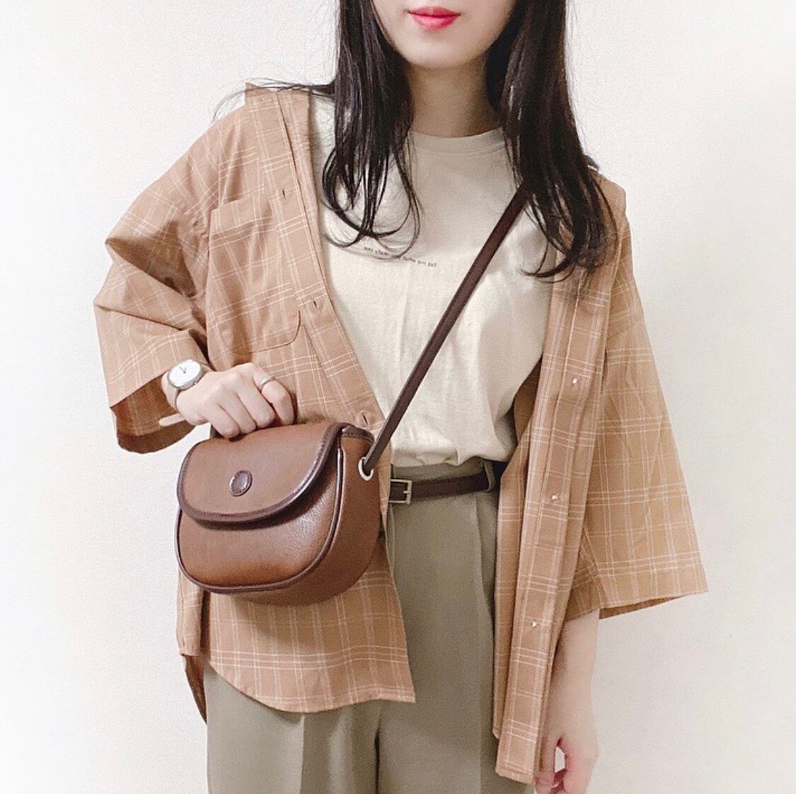 送料無料 丸シルエットがかわいい レトロ ミニ ポシェット ショルダーバッグ マグネット Pu Lamitte Deco トレンド 韓国ファッション ショップ Base店