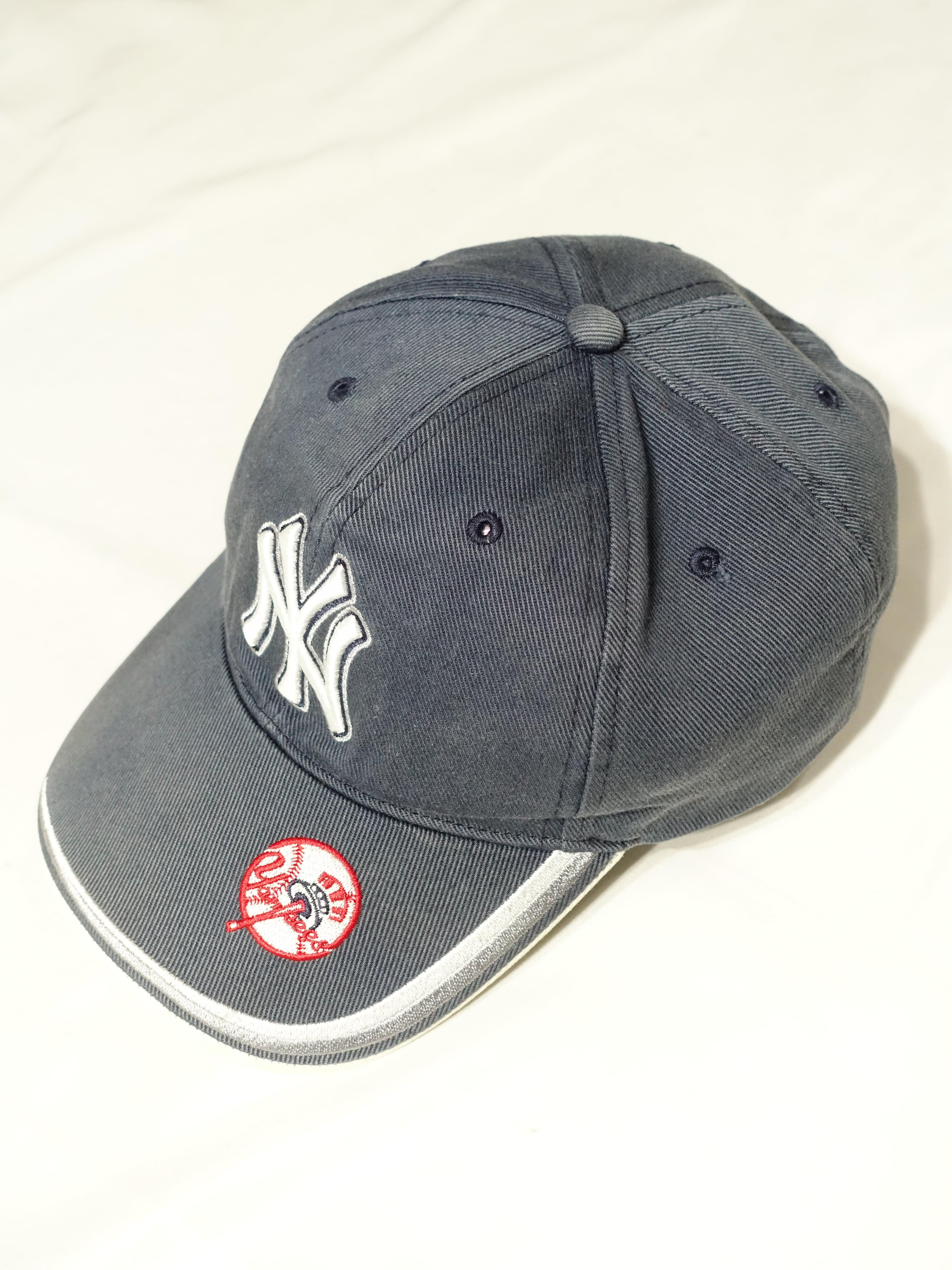 80s~90s TWINS ENTERPRISE, INC NY Yankees Cap | PART OF TOWN
