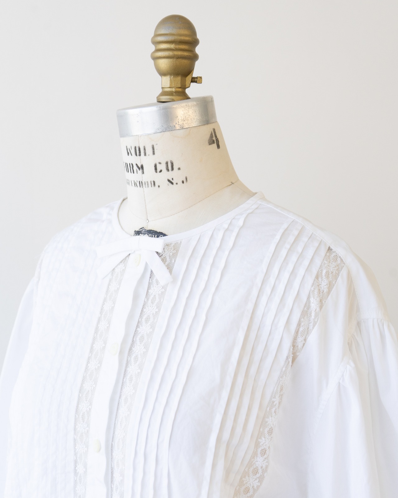 〈miu miu〉Collarless shirt Made in 2021 MK1585 1YBO