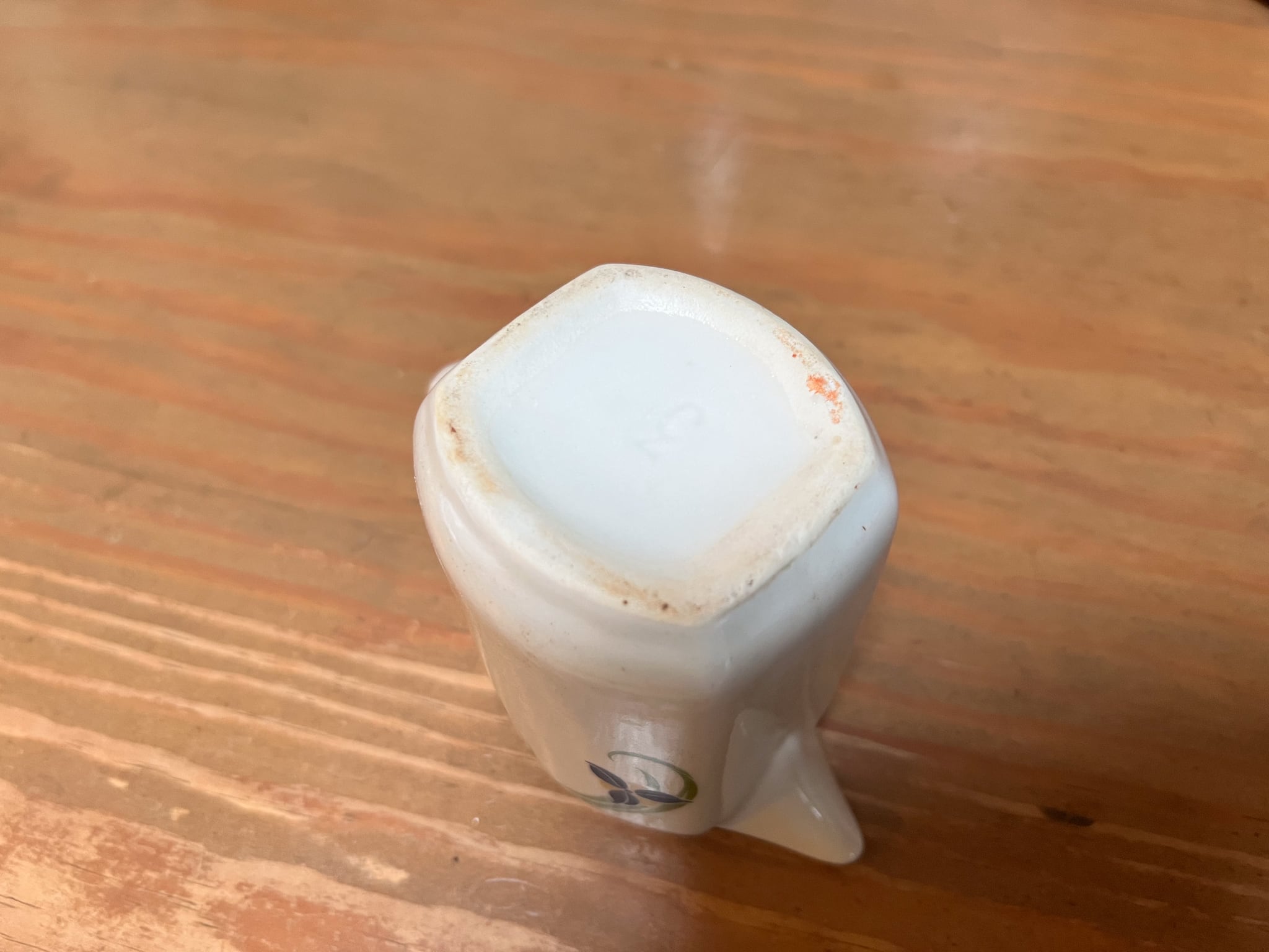 花柄がかわいい陶器の小さなピッチャー (小)フレンチアンティーク ブロカント