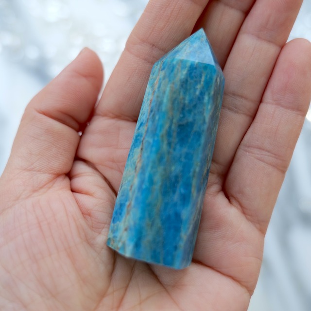 【思考・言葉・行動を一致させ、現実化を加速させる石】ブルーアパタイト ポイント天然石 T1_7
