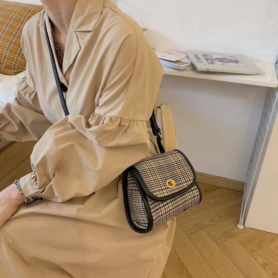 チェックフラップショルダーバッグ