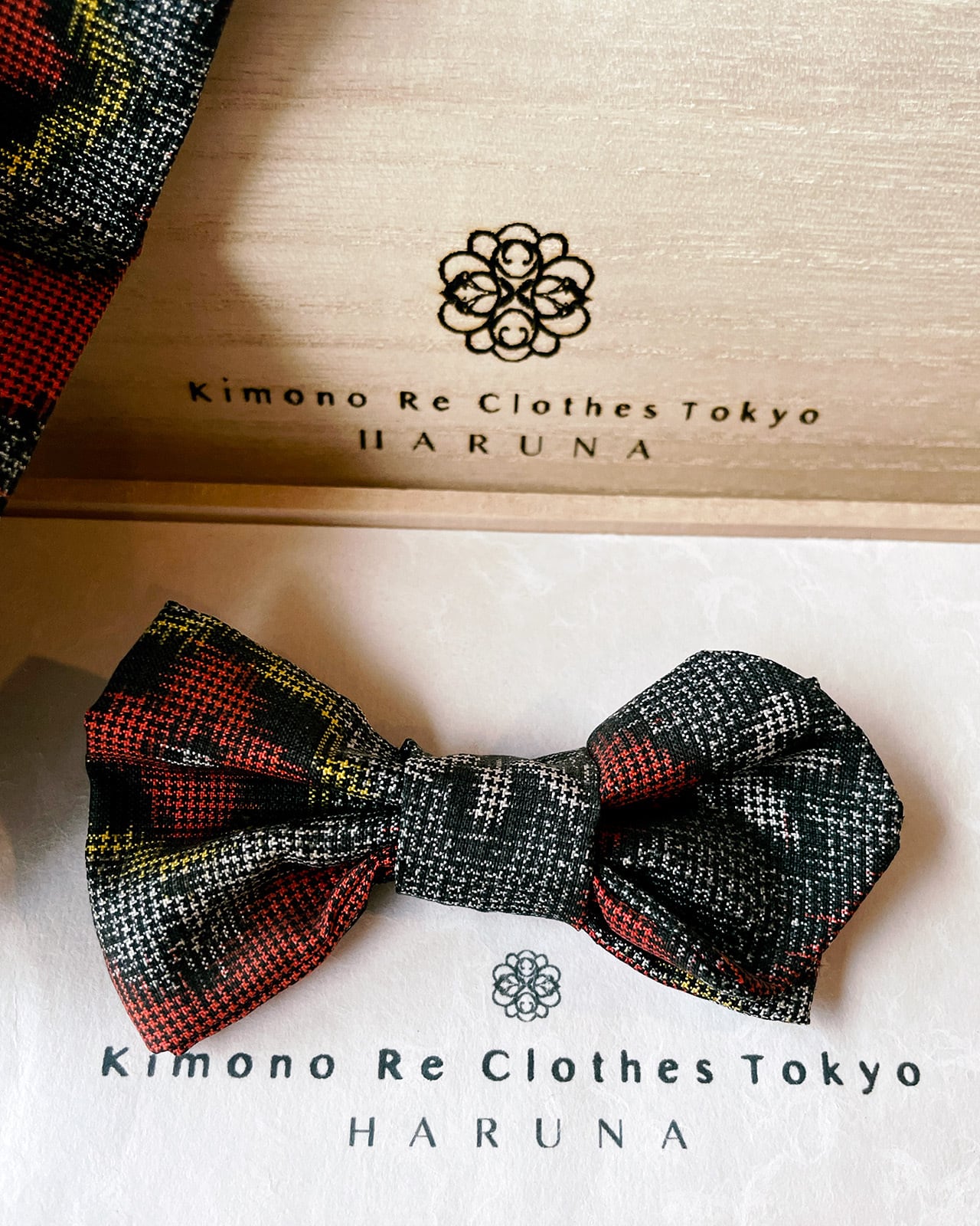 Oshimatsumugi diamonds bow tie & pocket chief set / hk.g-a Oshimatsumugi diamonds bow tie & pocket chief set / hk.g-a