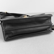 プラダ ソフトサウンド ミディアム ショルダーバッグ ブラック レザー AW25