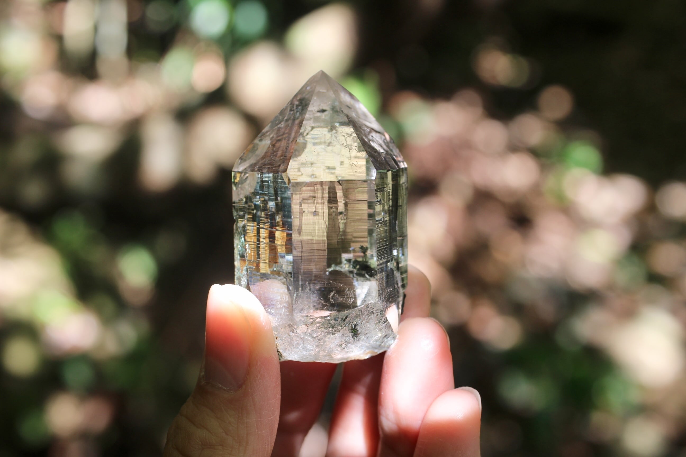 マニハール産 ヒマラヤ水晶 | 石垣島の夜光貝とヒマラヤ水晶 Laphus