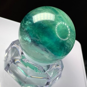 s156.グラデーションが可愛いフローライトスフィア