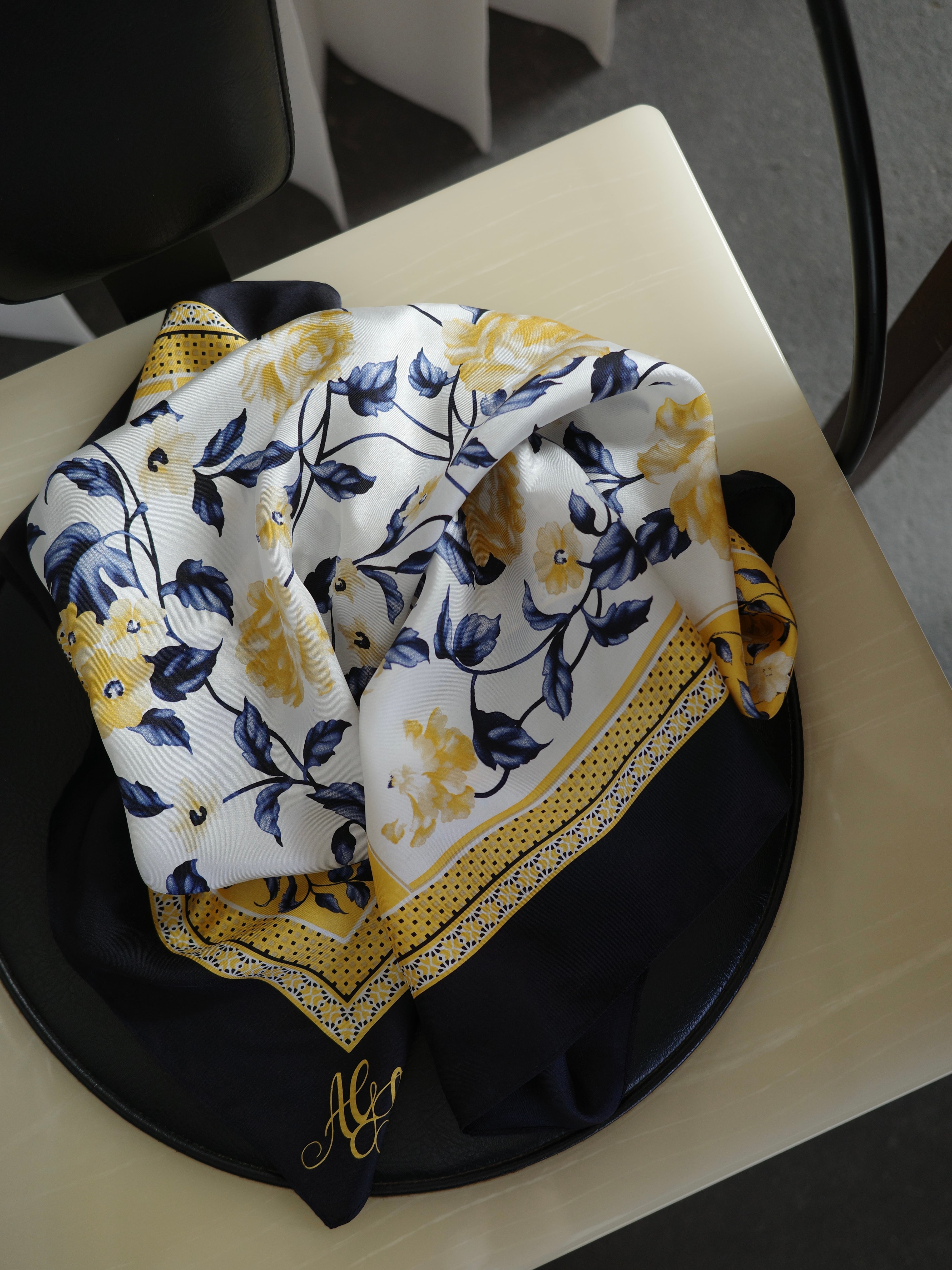 <vintage>retro flower silk scarf