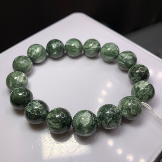 4.艶が綺麗✩セラフィナイトブレスレット