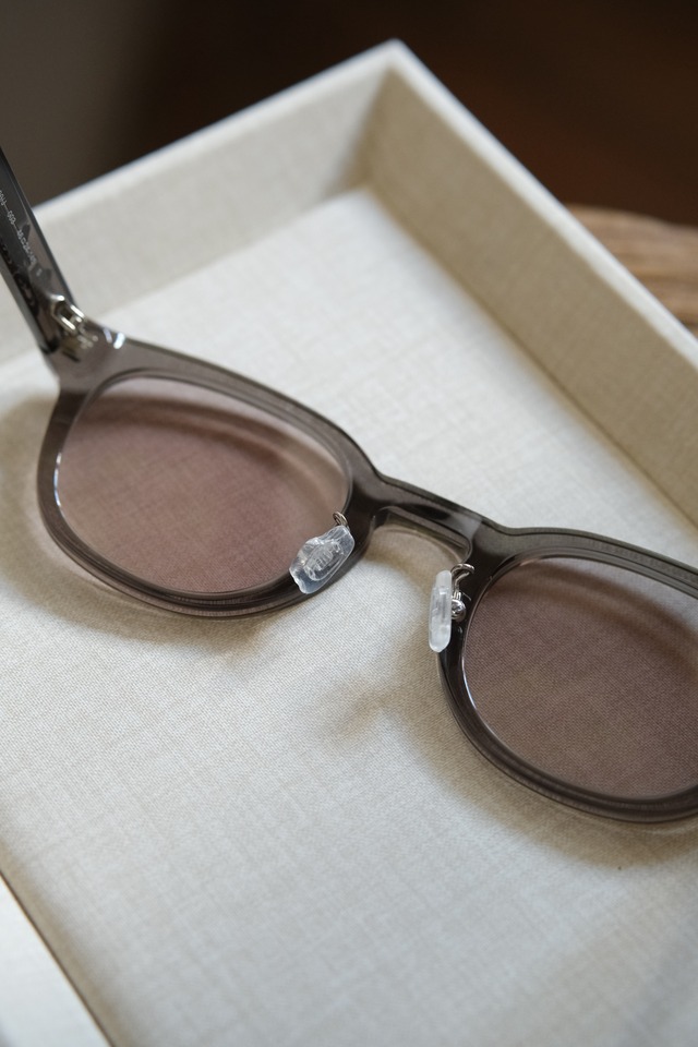 IORI/"Yves Saint Laurent" sunglasses