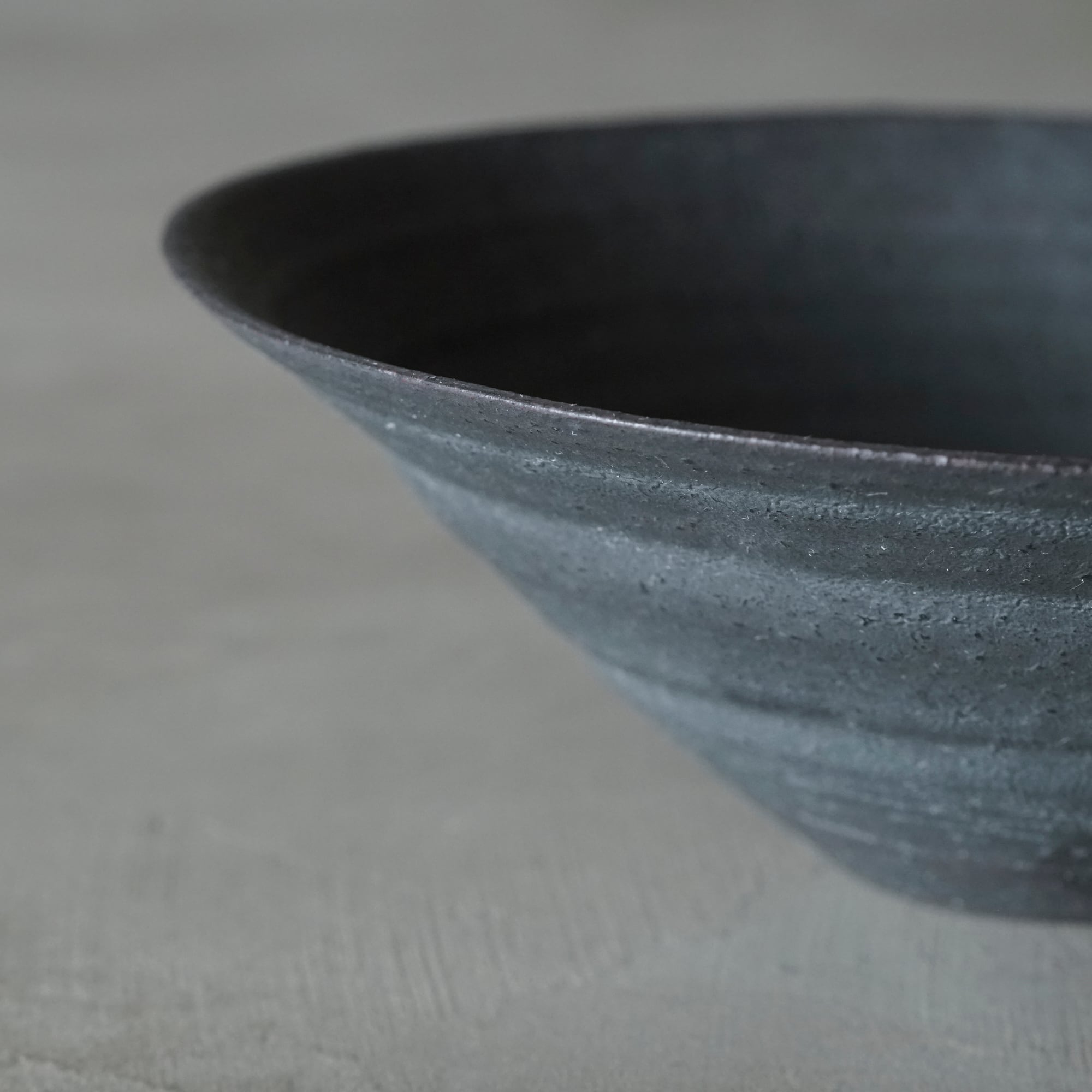 二階堂明弘 13 錆器 三角鉢 | FUURO