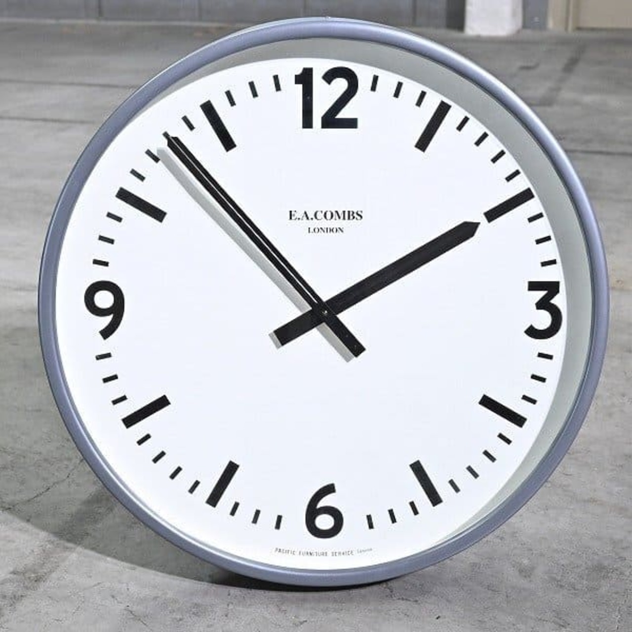 P.F.S.取扱 E.A. COMBS 5万「WALL CLOCK」壁掛け時計 ウォッチ アナログ ラウンド 体育館 業務用 施設 パシフィックファニチャーサービス【中古家具/中古インテリア/USED家具ユーズド家具/リサイクル】