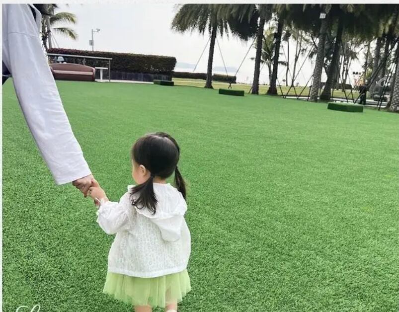 サマーフリルパーカー••••••••••海外子供服　プチプラ　日焼け　キッズ　ナチュラル　透け感　春　夏