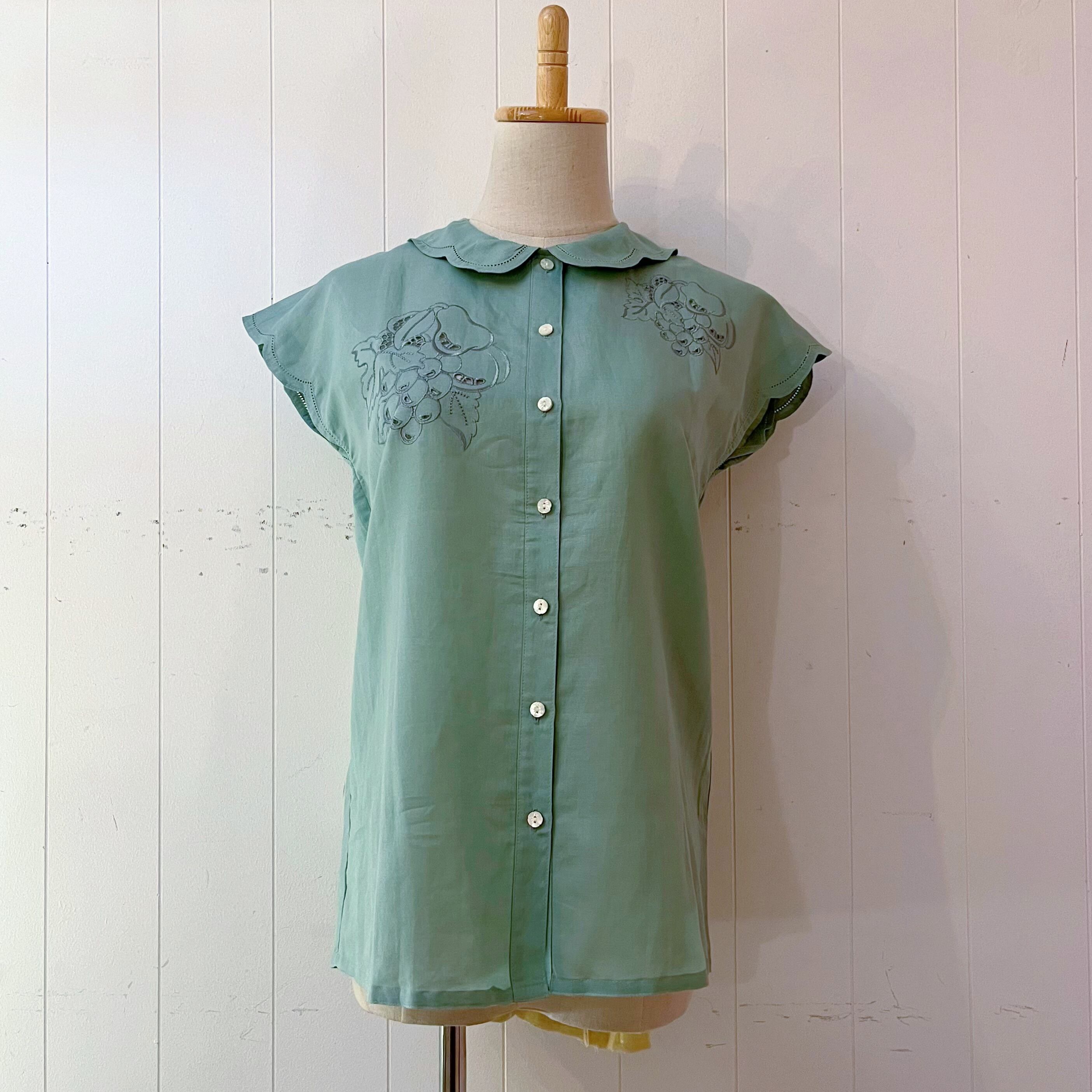 fruits embroidery scallop blouse
