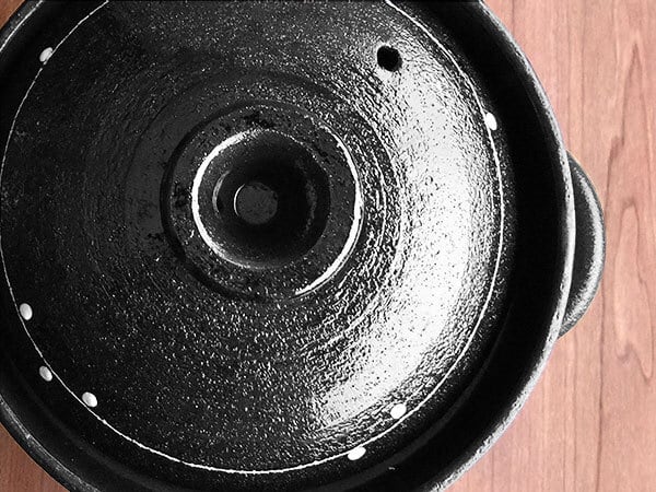 ご飯鍋 4合炊き 直火専用 黒釉線紋 二重蓋 萬古焼 | みのさらら