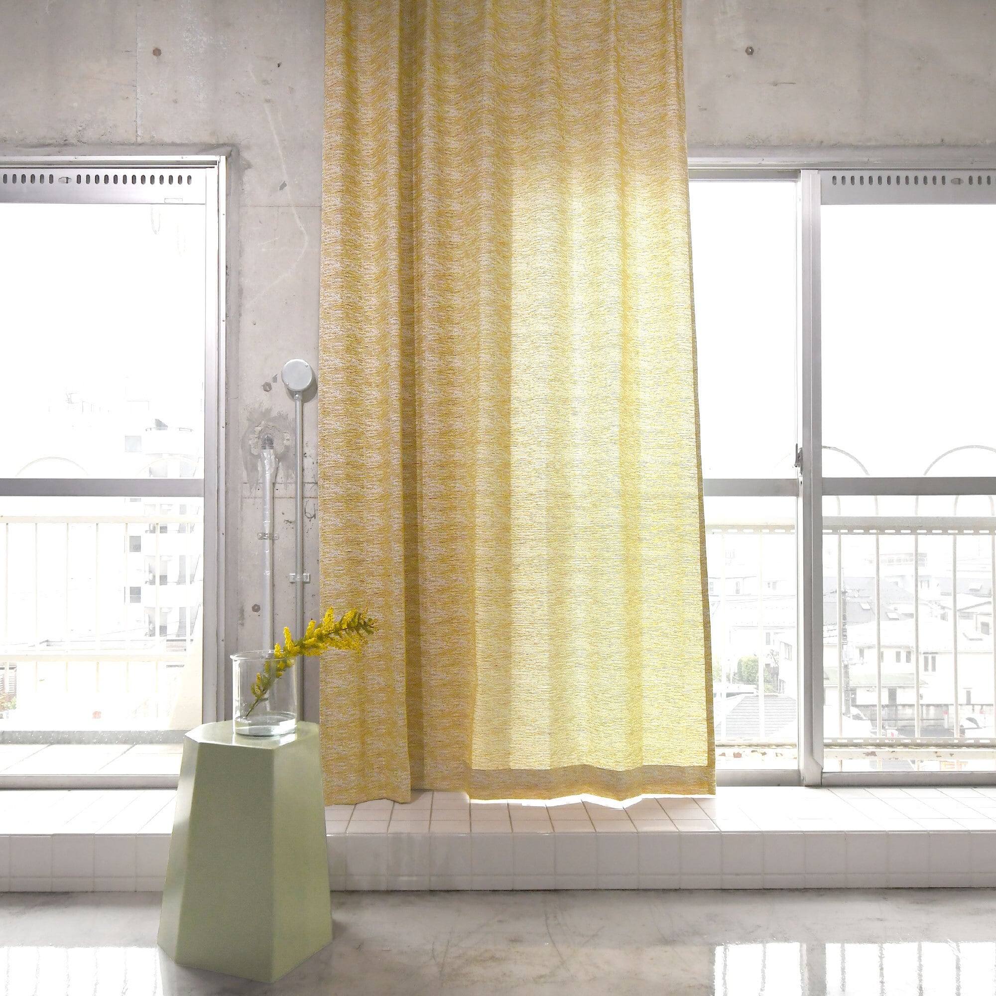 ドレープカーテン クレヨンムジ イエロー | Rough since 2016