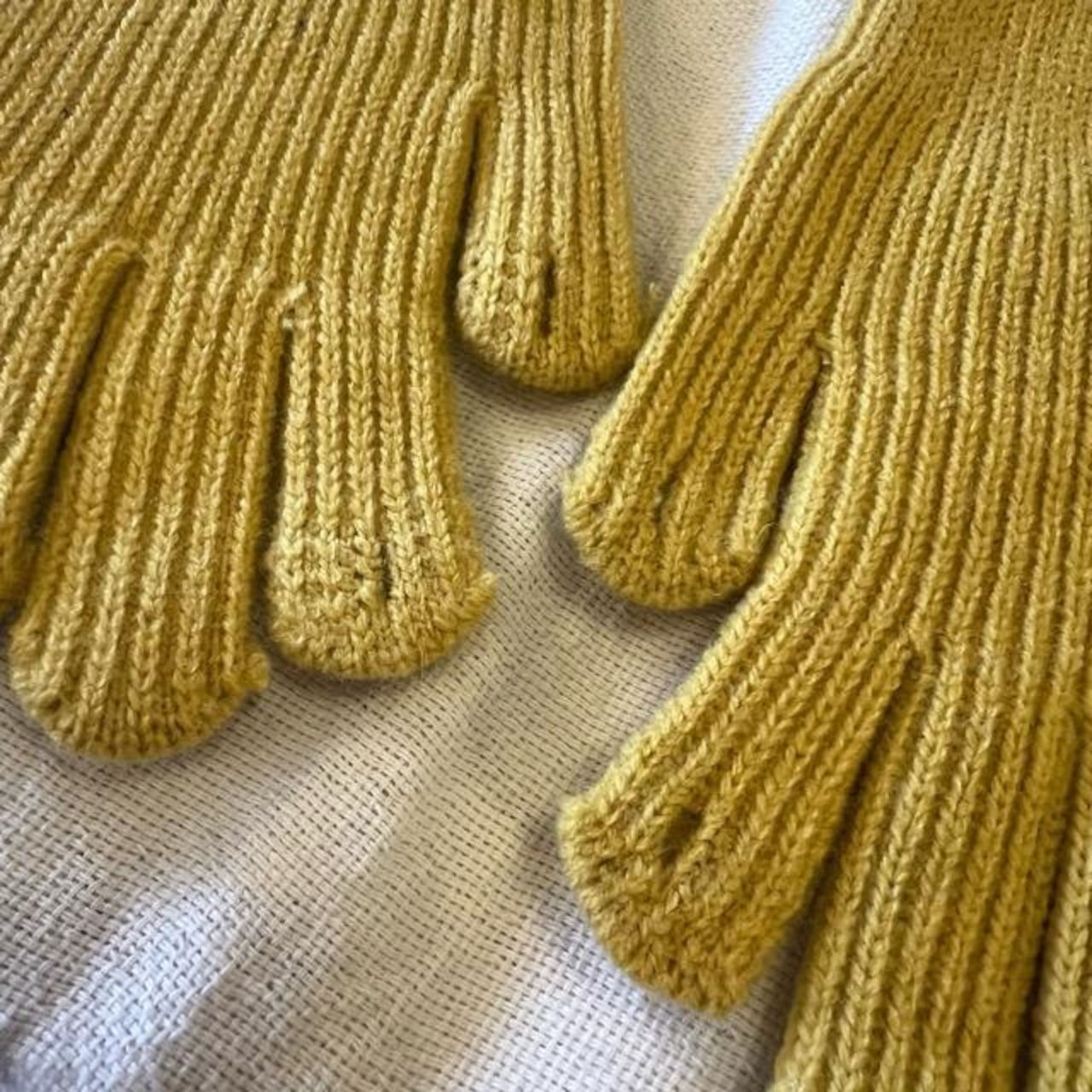 TOPANGA Accessory Jewel Nail Touchscreen Knit Glove (2 colors) Yellow and Red Gift