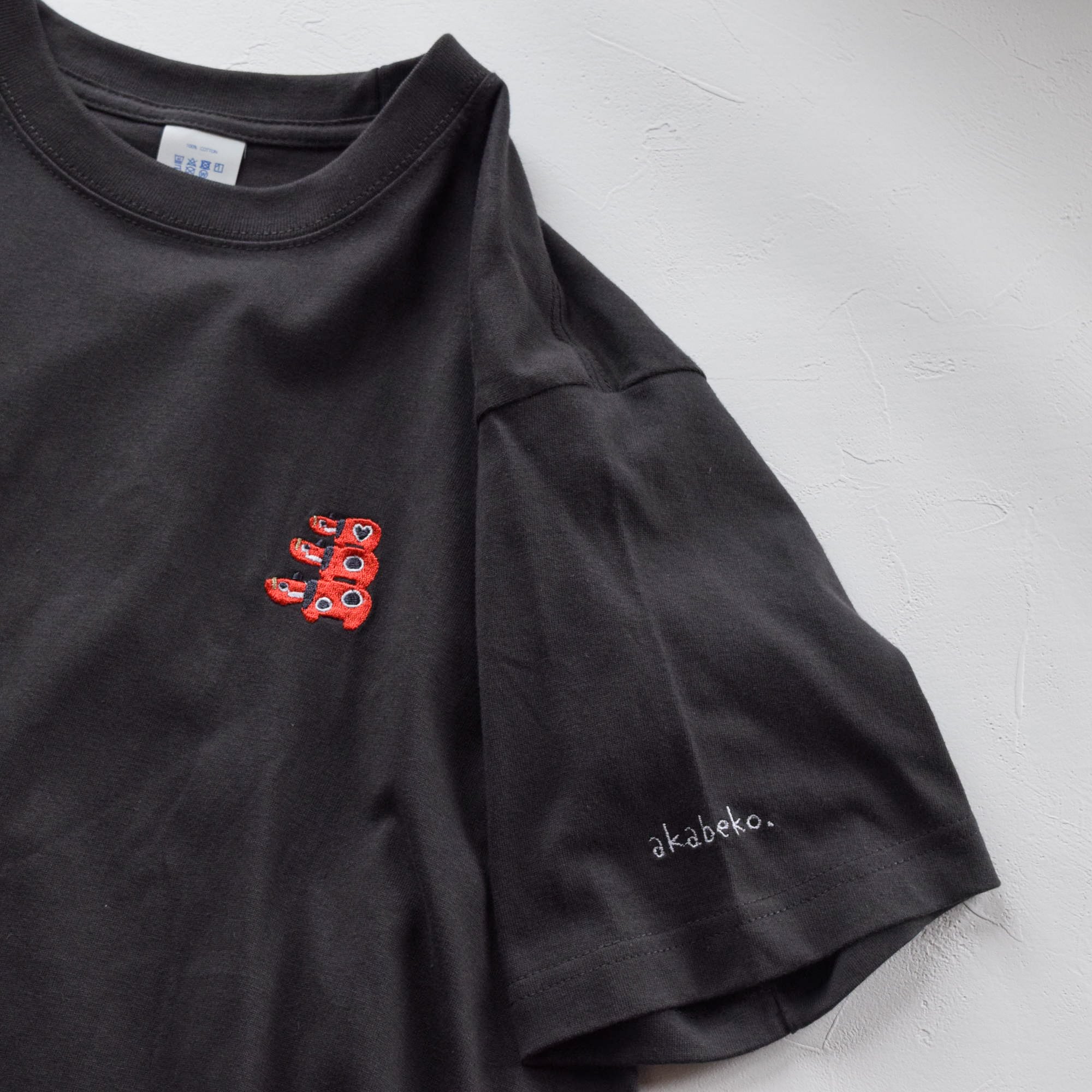 3段赤べこワンポイント刺繍Tシャツ【選べる4色】親子 キッズ メンズ