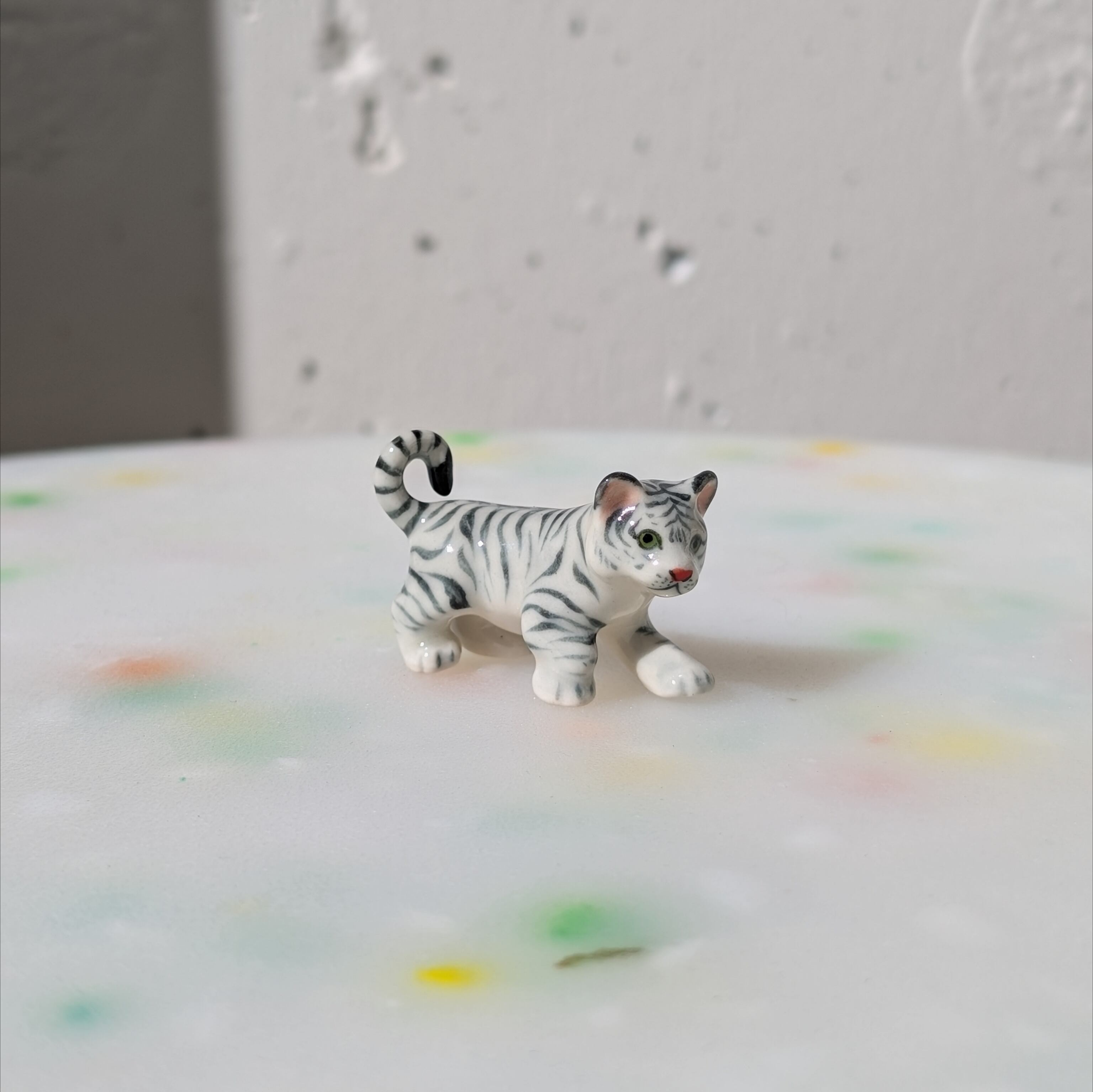 【ミニチュア陶器】White Tiger~kids~