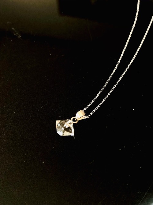 希望の種ハーキマーダイヤモンドのネックレス（約9mm）