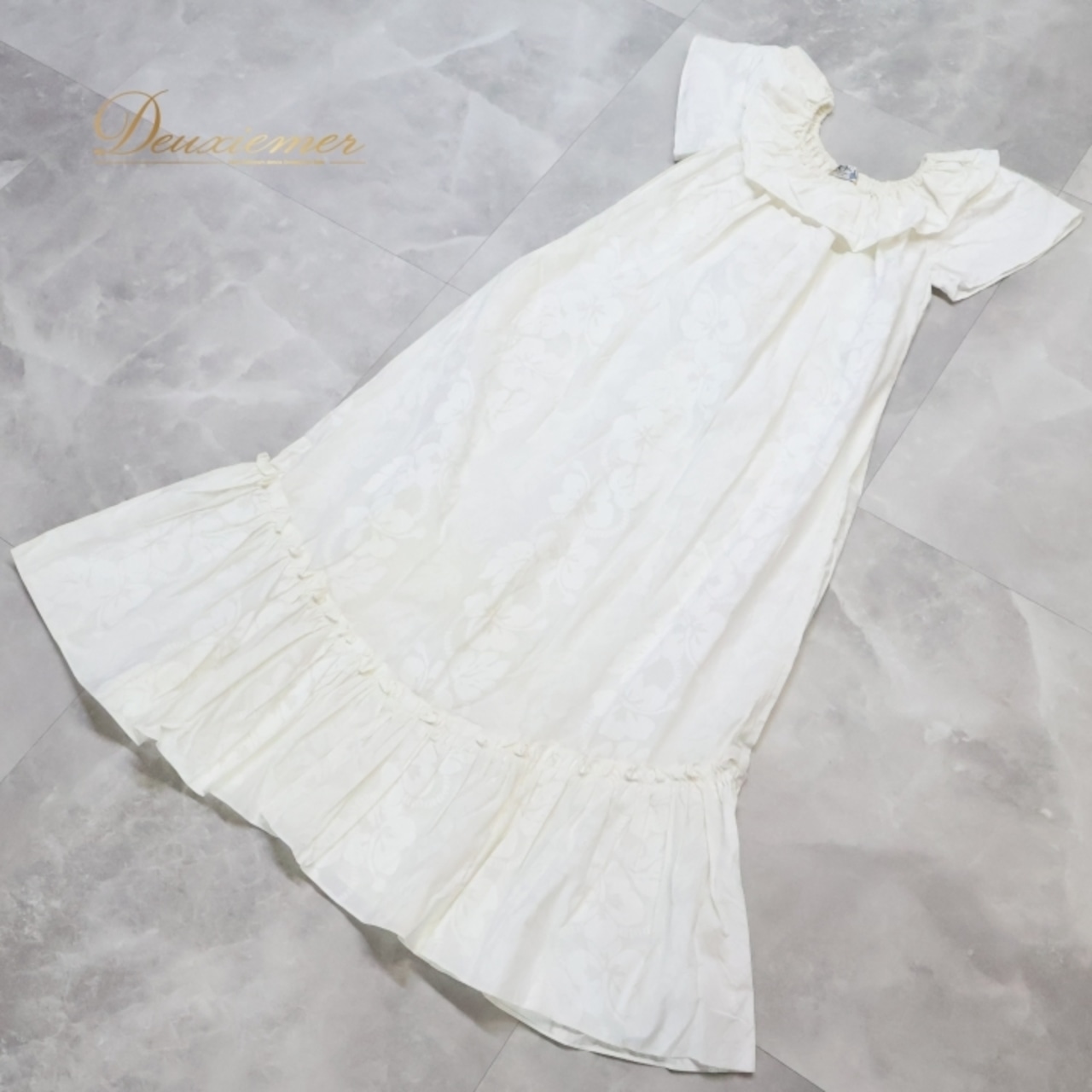 フラダンス 衣装 ワンピース ドレス KY'S ホワイト系 ハワイ製 ワンカラー フリル ハイビスカス柄 ポケット付き かわいい きれい 上品 華やか 鮮やか 明るい 白 ハワイアン アロハ ハワイアンプリント フラ ダンス レッスン 練習 バカンス