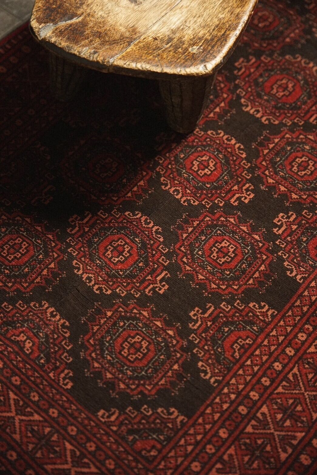 953 -Vintage Turkmen rug