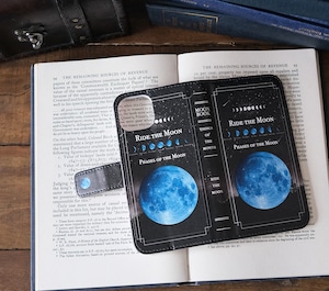 月の事柄が描かれた本のような手帳型スマホケース "RIDE THE MOON" iPhoneケース 全機種対応
