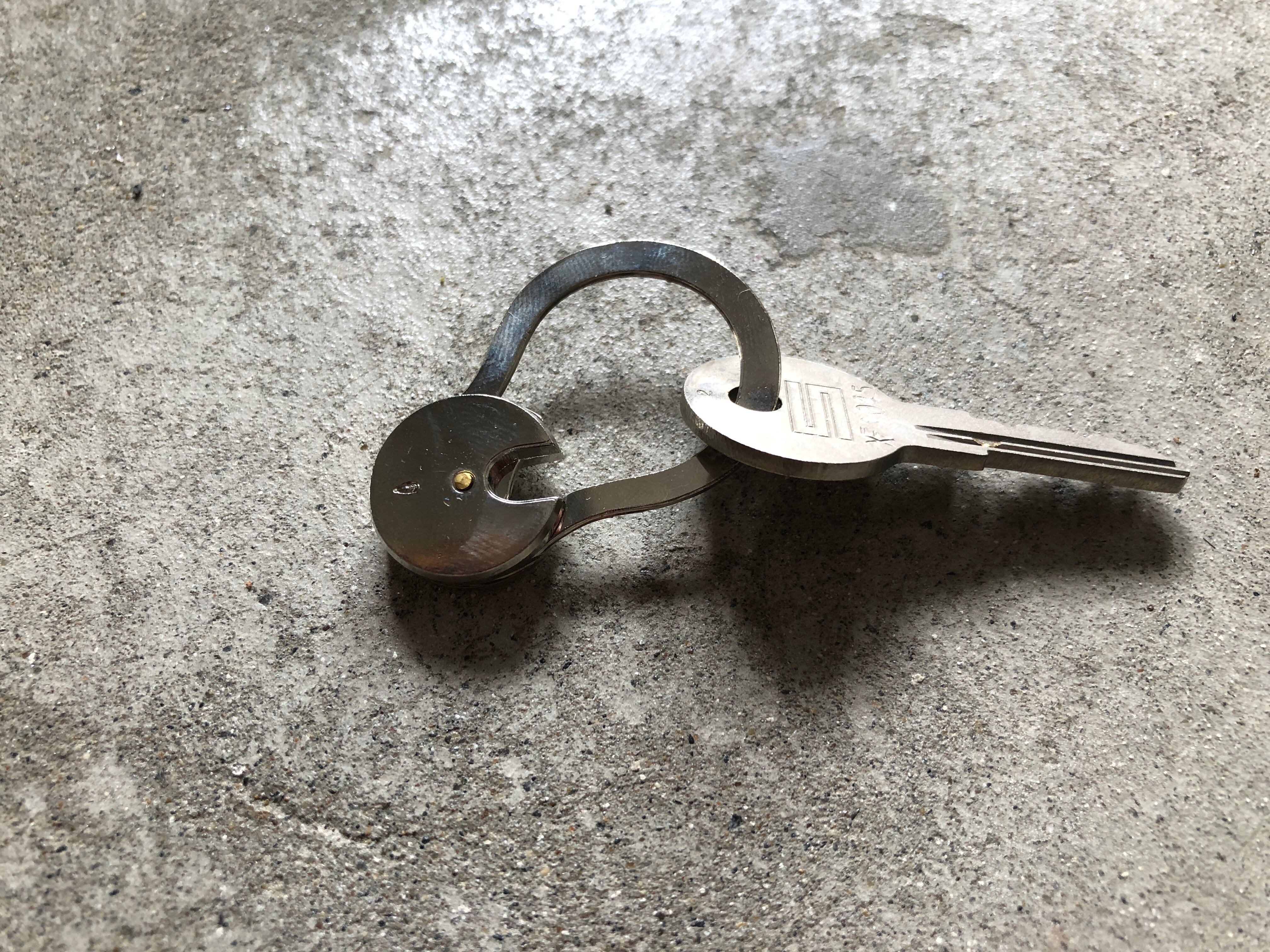 ボタンワークス　キーリング Button Works ボタンワークス Revolving Key Ring | Button Works