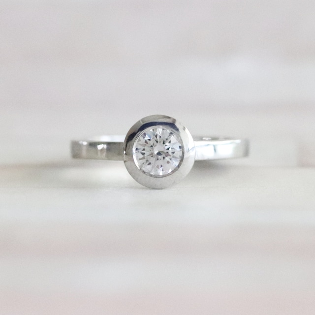 【婚約指輪】ラウンドフレーム_フクリン_Pt900