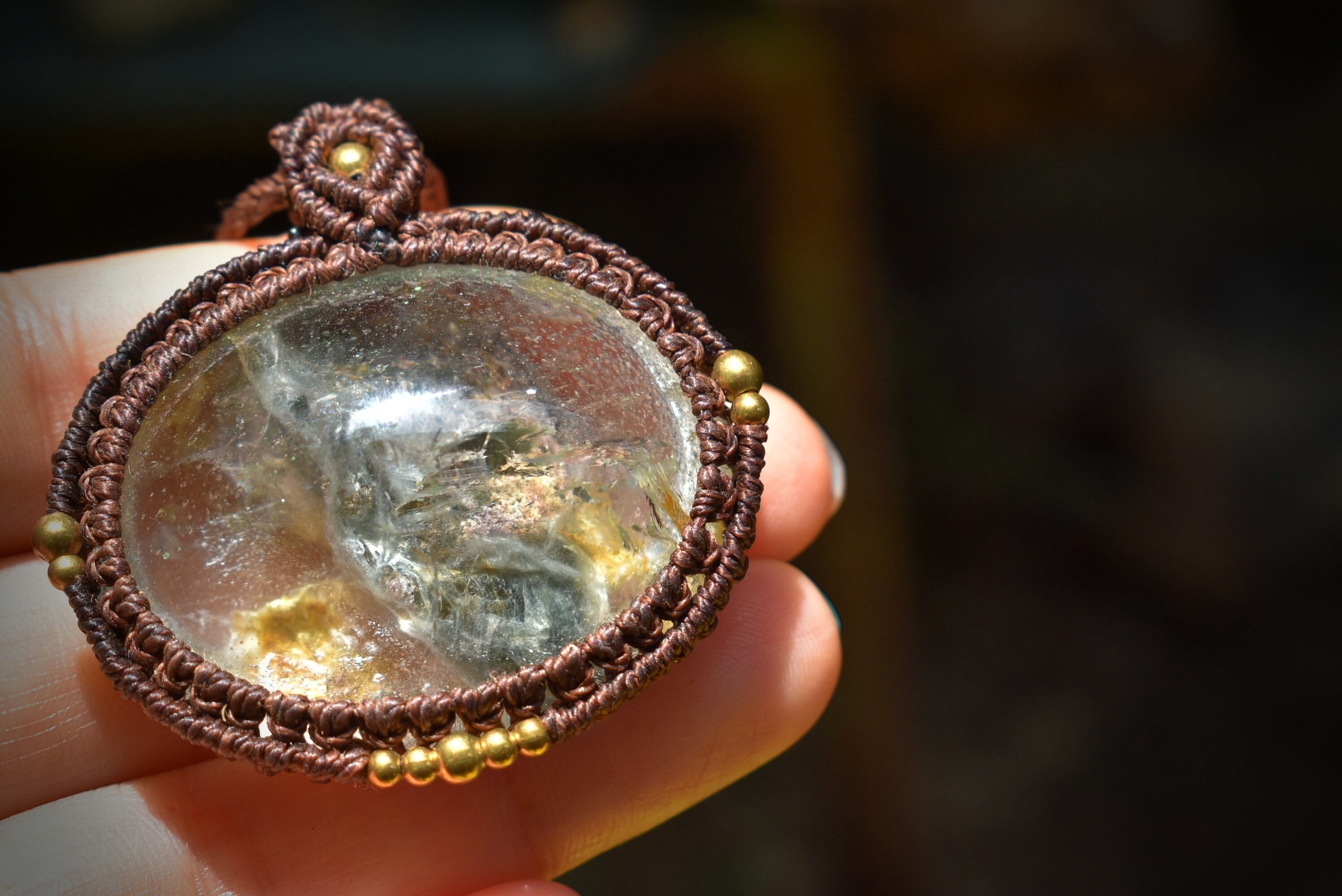 古代の面影★内包物とシラー★ガーデンクォーツ マクラメペンダントgarm046