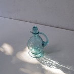 クラックの入った水色の水差し