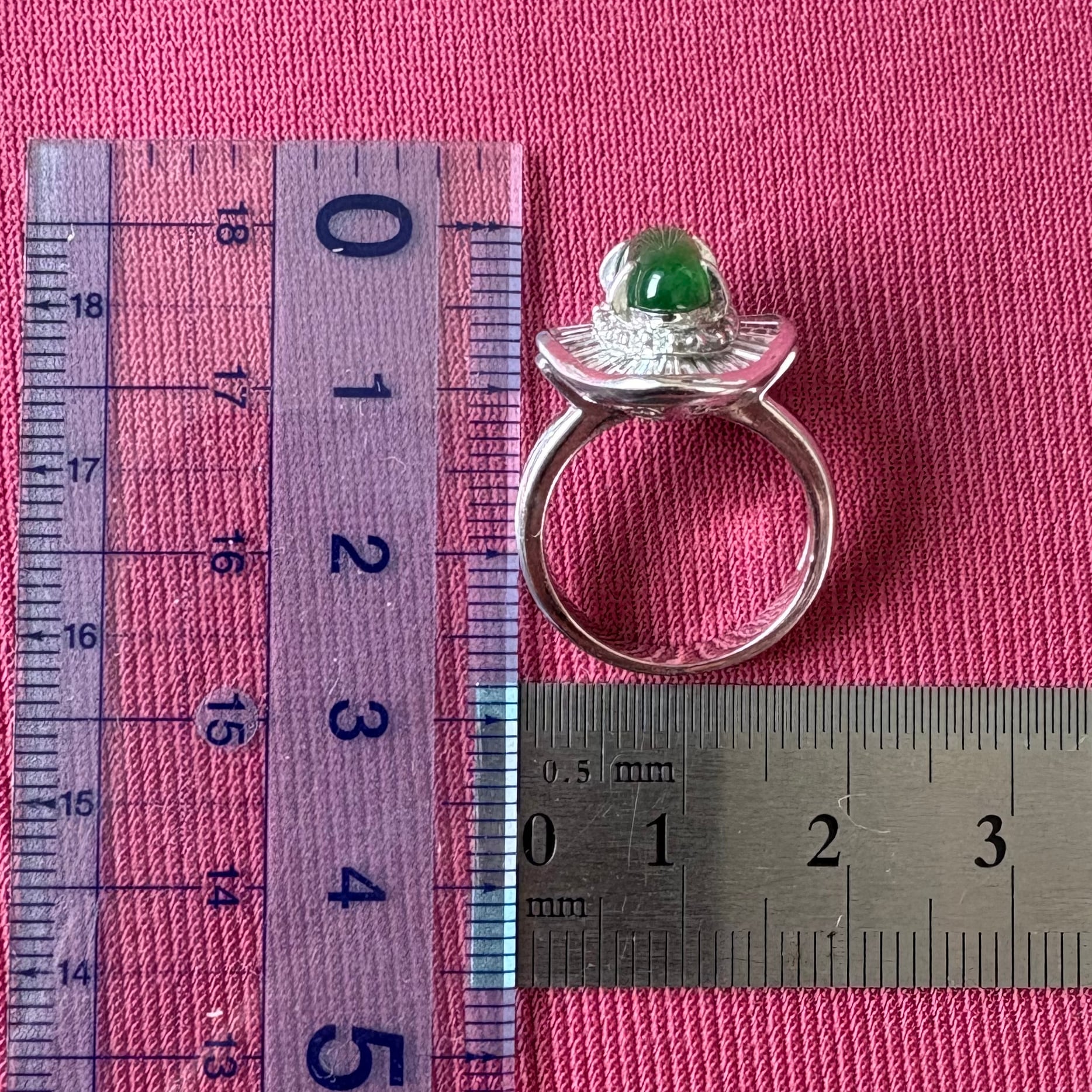 昭和レトロ Pt900 翡翠風グリーンストーン バゲットダイヤモンドリング