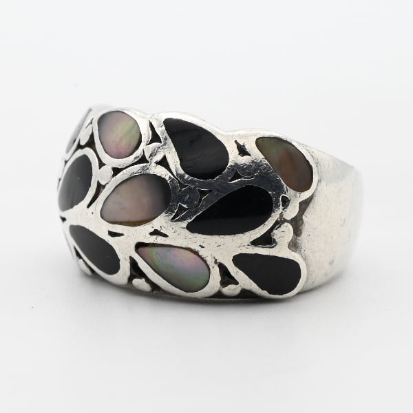 Black Onyx / Black Mother Of Pearl Accent Leaves Design Ring #11.5 / Thailand
