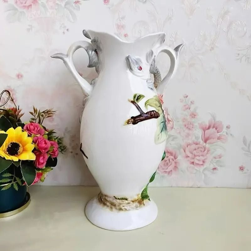 くじゃくの華やかな花瓶 くじゃくの華やかな花瓶