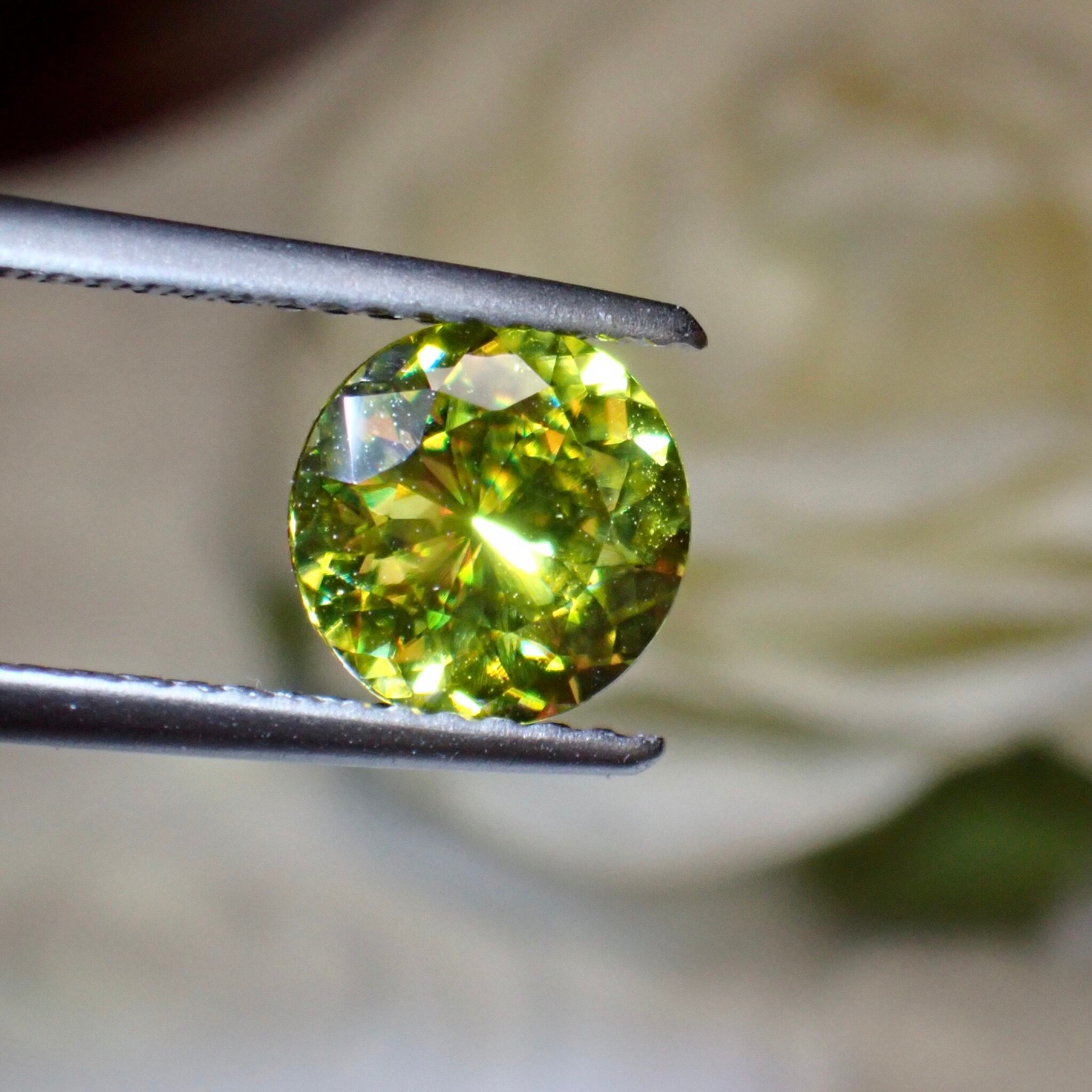 パキスタン産 クロムスフェーン ルース 0.73ct パキスタン産 クロムスフェーン ルース 0.73ct