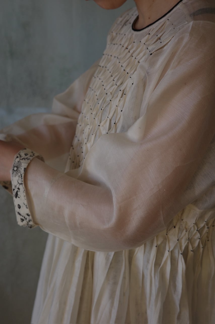 受注】AHMEV Snowdrop Smocking Dress + Slip | physis (ピュシス)