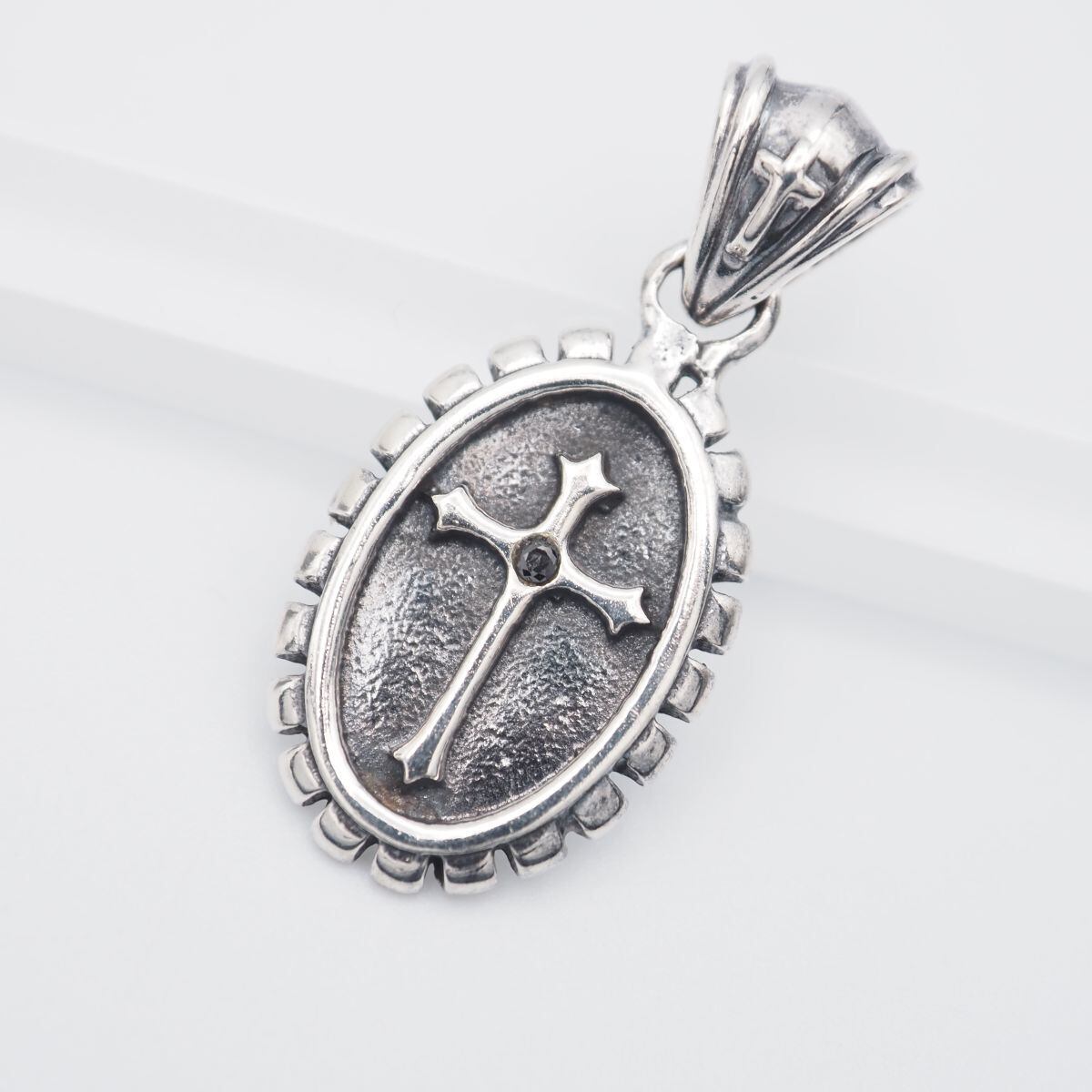 CHROME HEARTS クロムハーツ クラシック オーバルクロス ペンダント