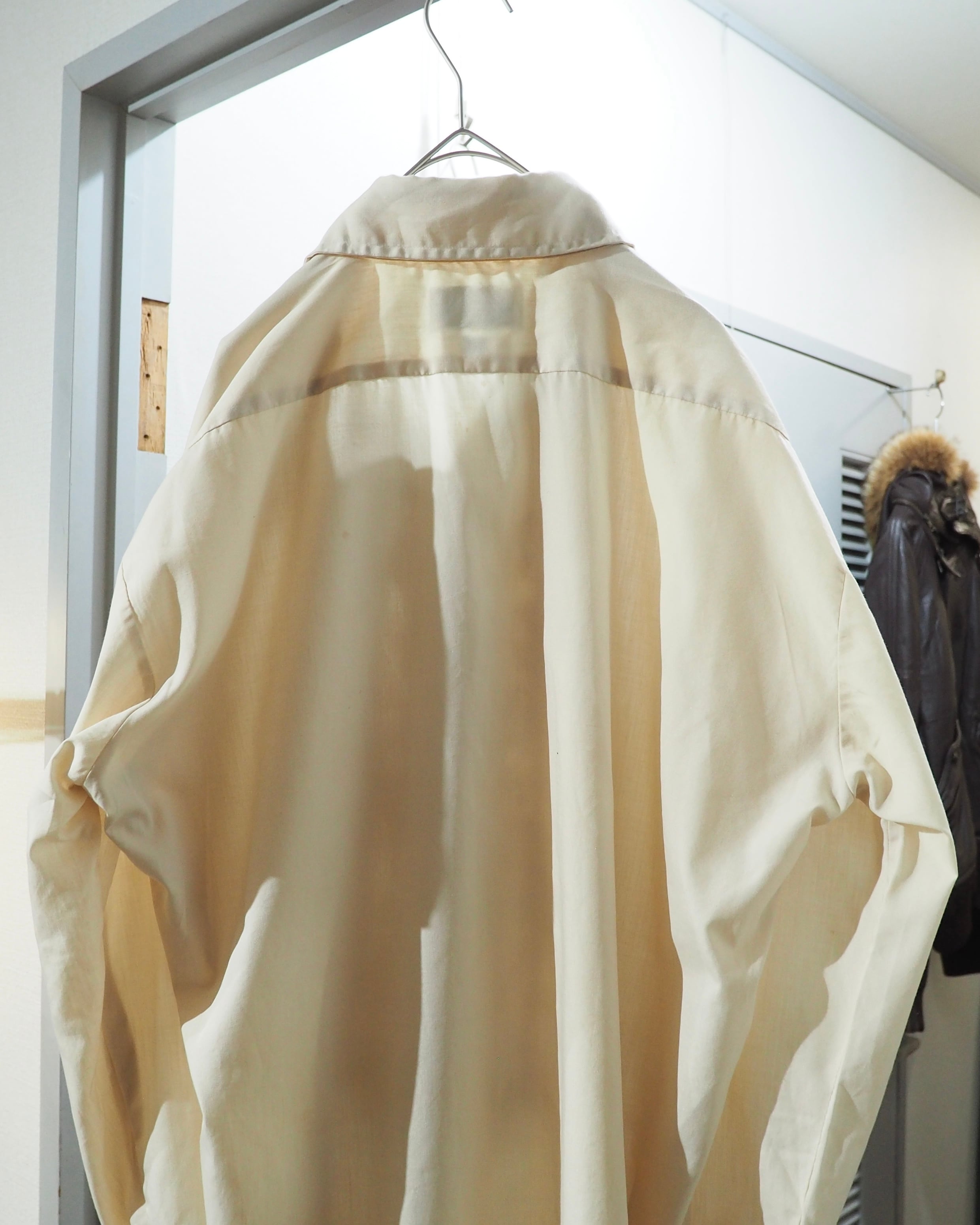 1970s ” Made in USA ” Beautiful Frill vintage Drape loose shirt