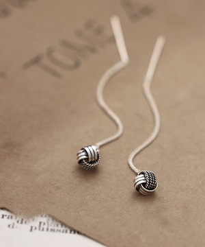 組紐風ピアス【e-70282】