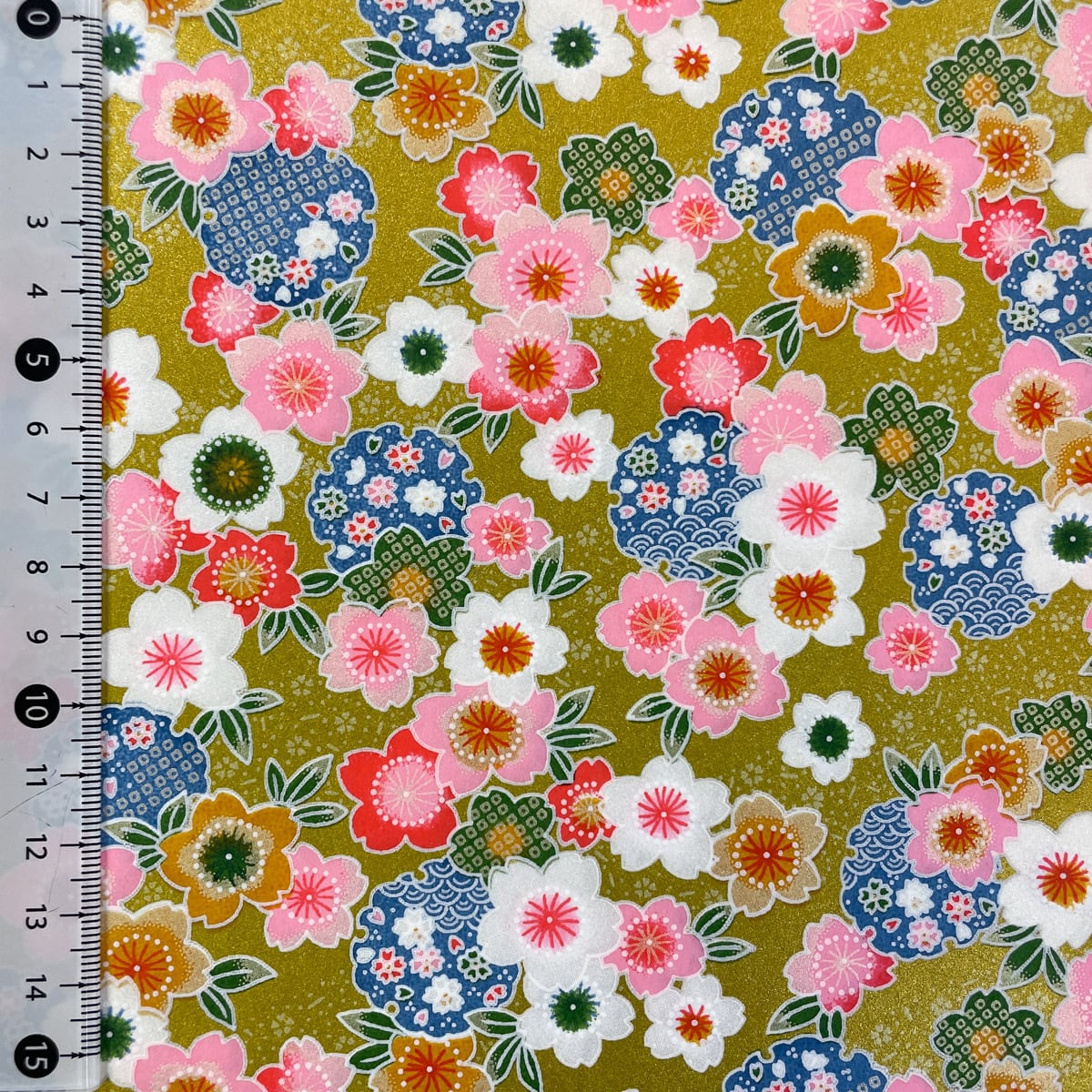友禅和紙 発泡 金地 華やかな桜と雪輪文様 大判 約63x93cm 千代紙