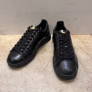 adidas BLACK SNEAKER