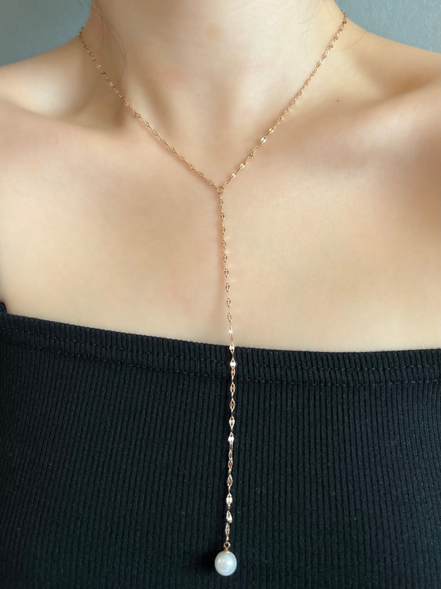 Petal long pearl necklace