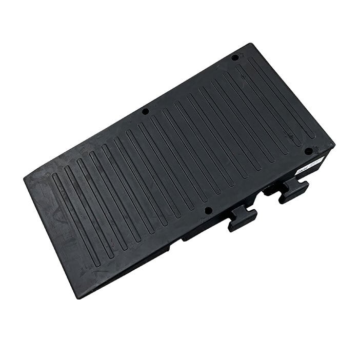 こちらの商品は送り先が個人宅・北海道沖縄その他離島の場合は別途送料が必要です）ゆるやかスロープ100　高さ10cm段差用　（製品1個　L570×W300×H100mm　約6.0kg）×3個セット（npt）　製品3個で1式です　台車、車いす、ベビーカーなど多目的に使用できます