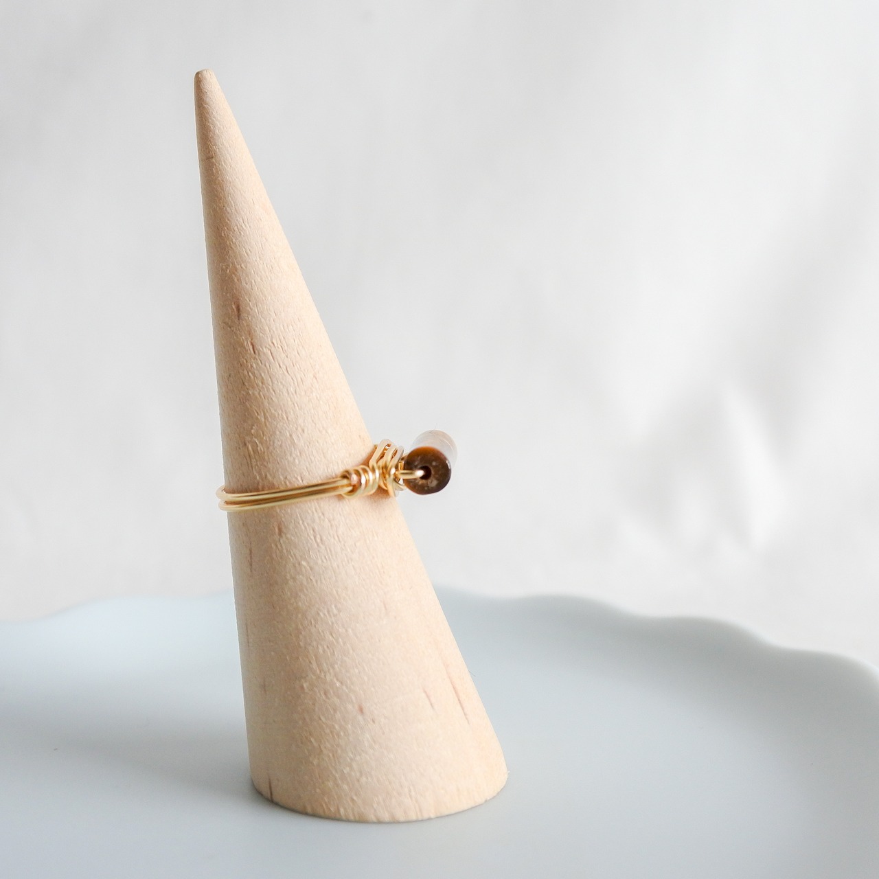 タイガーアイ　ほそながい　ゴールドの指輪